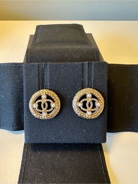 Chanel CC Round Earrings